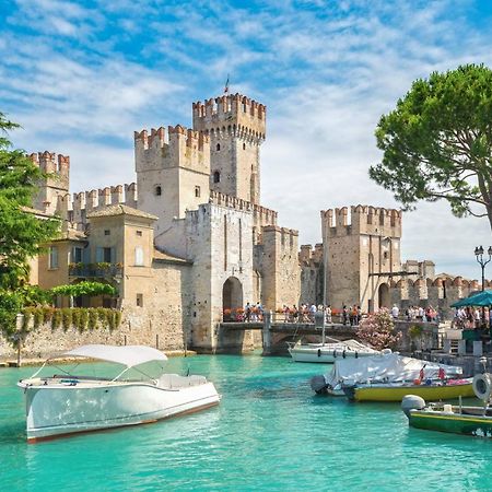 Free Parking - Blue Apartment Vicino Al Centro Sirmione Exteriér fotografie
