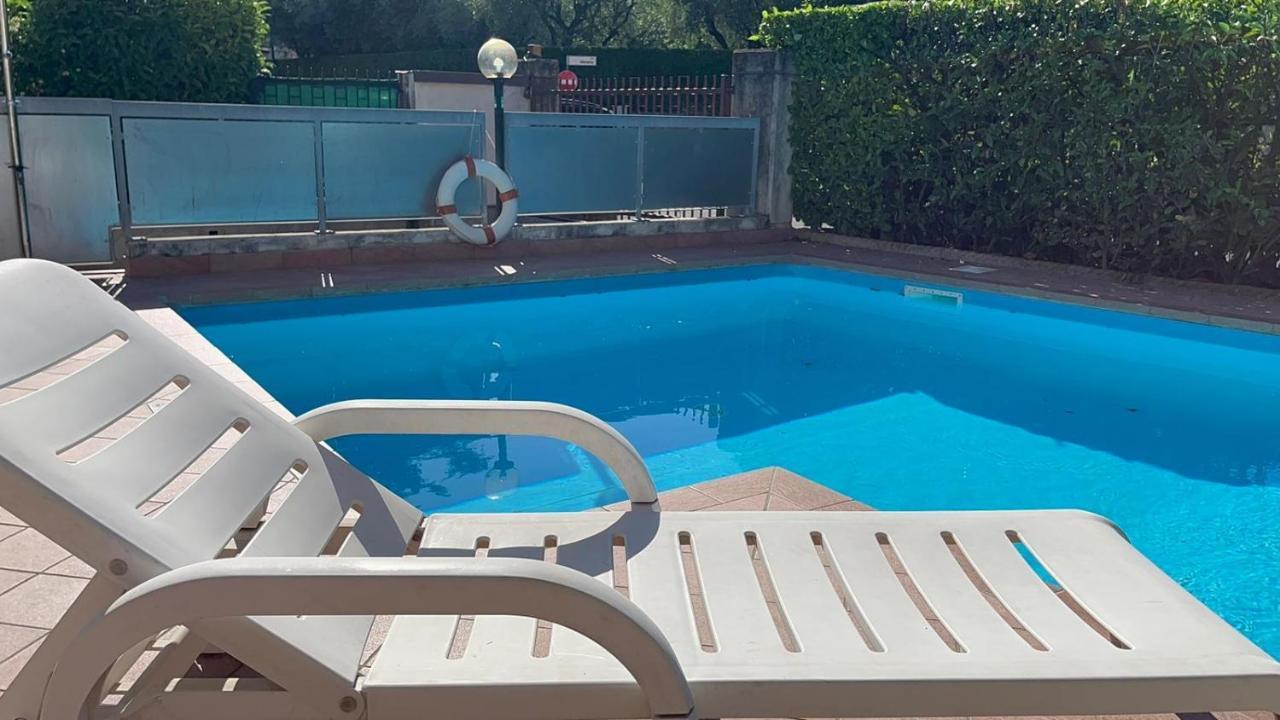 Free Parking - Blue Apartment Vicino Al Centro Sirmione Exteriér fotografie